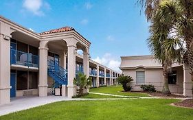Travelodge By Wyndham Baton Rouge East